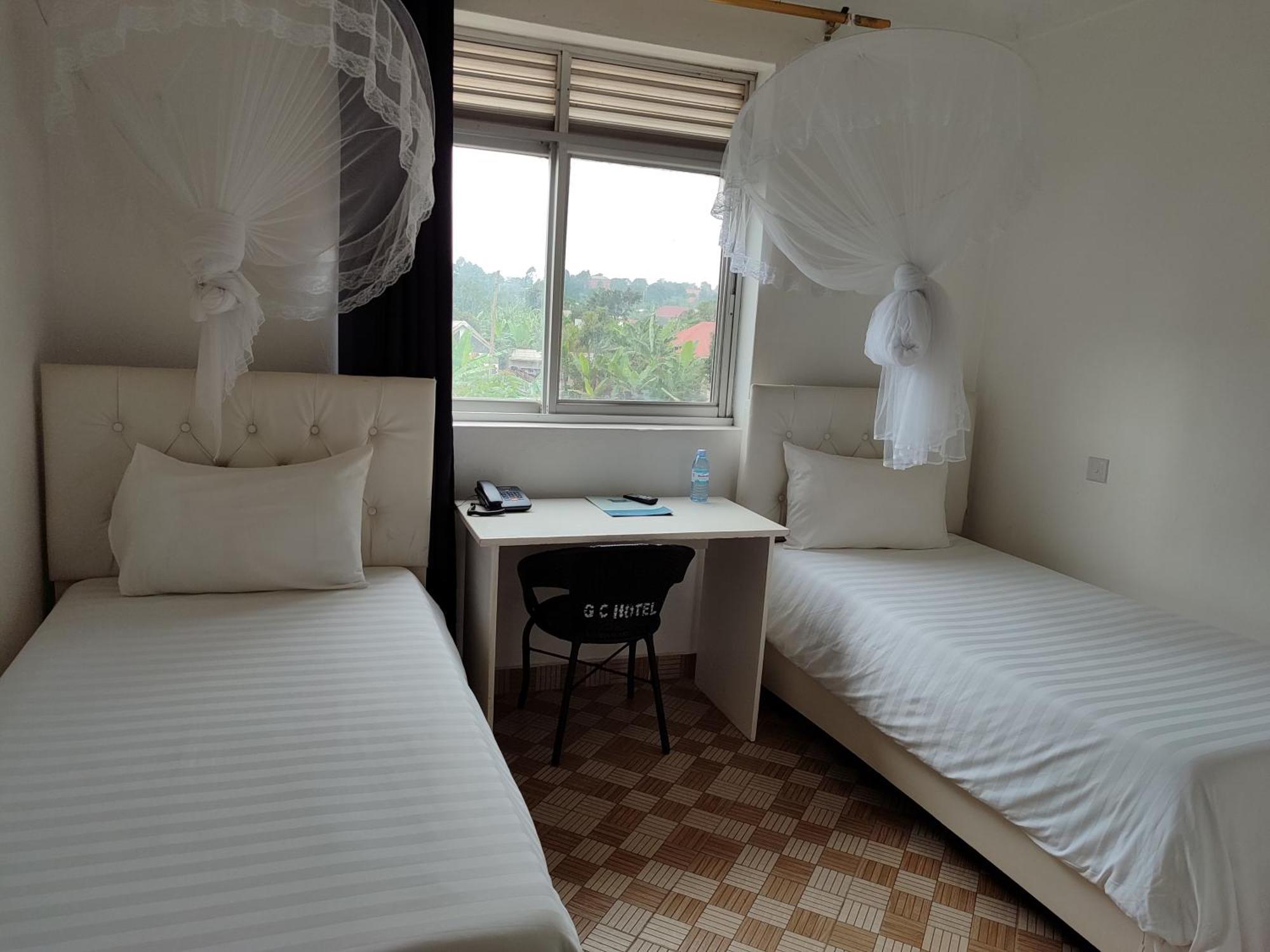 Garden Courts Hotel Masaka Extérieur photo