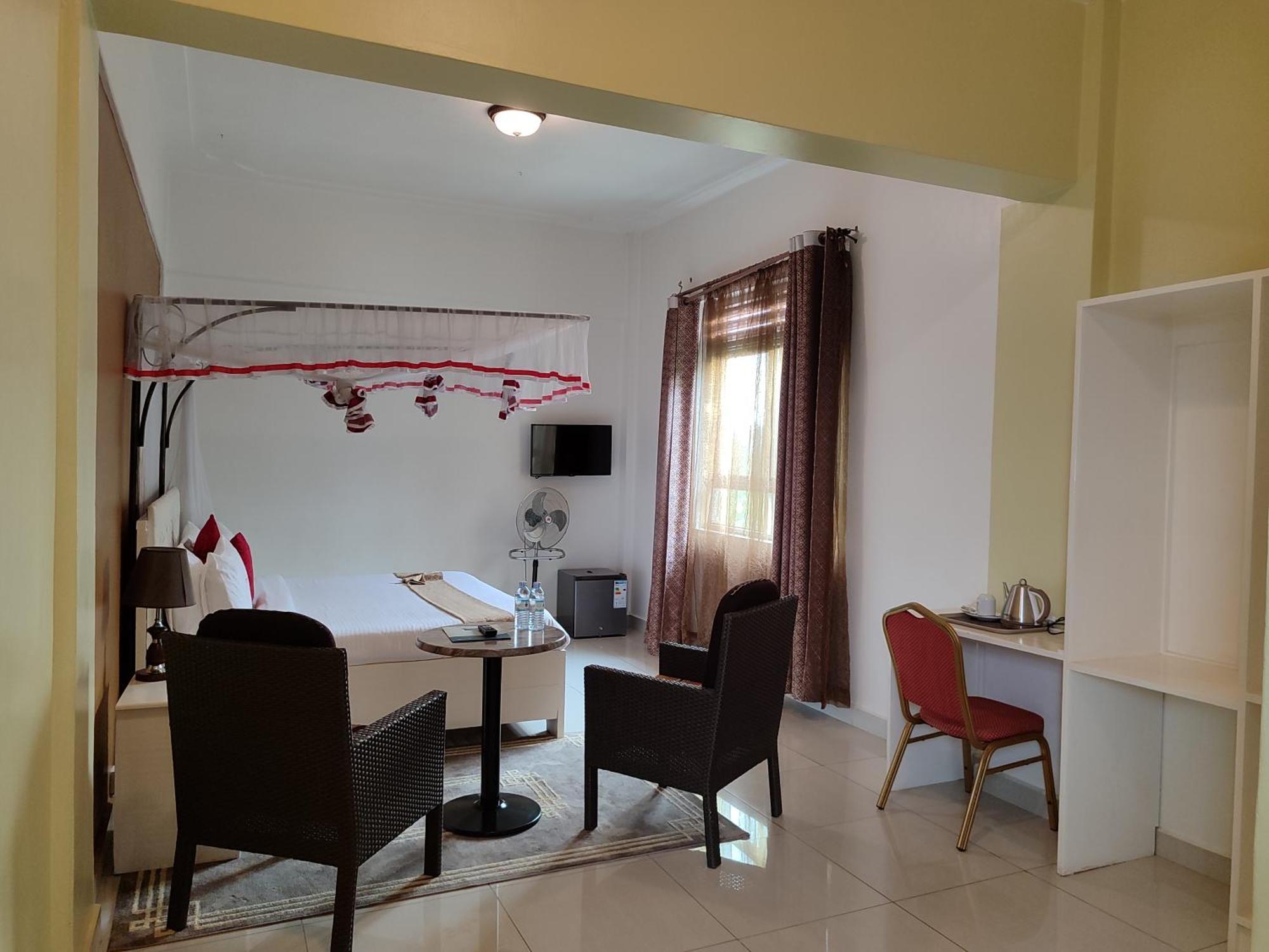 Garden Courts Hotel Masaka Extérieur photo