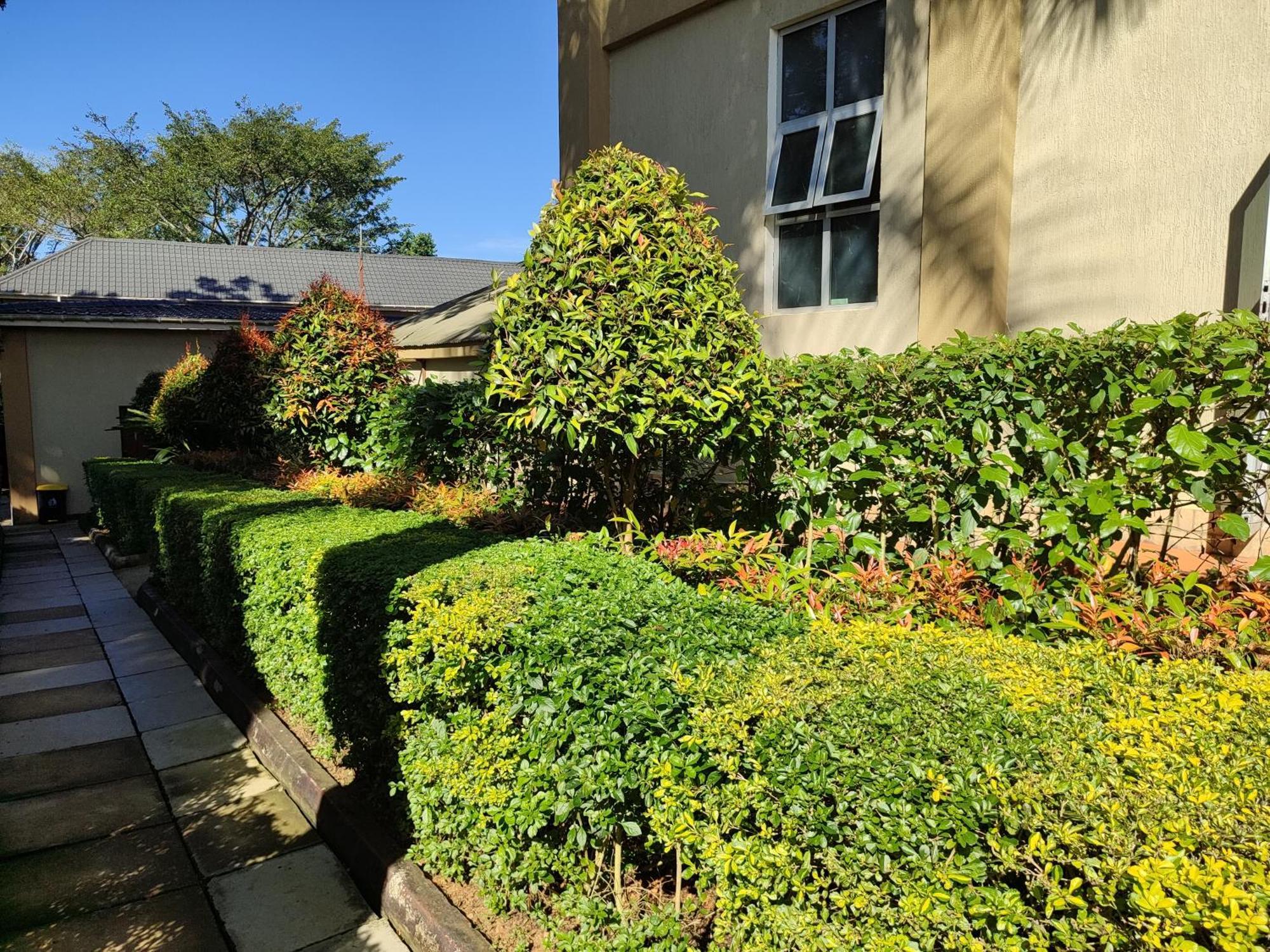 Garden Courts Hotel Masaka Extérieur photo